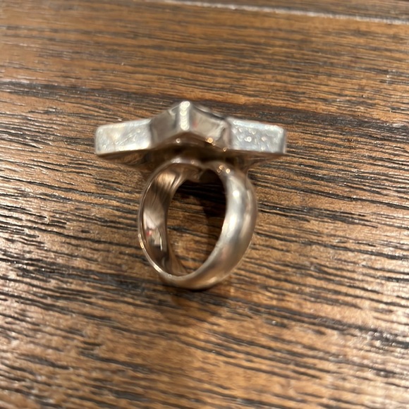 Mother of Pearl and Sterling Silver Star Ring - Picture 3 of 3